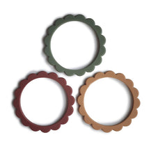 Mushie 3-Pack Flower Teething Bracelets - Dried Thyme/Berry/Natural Image 1