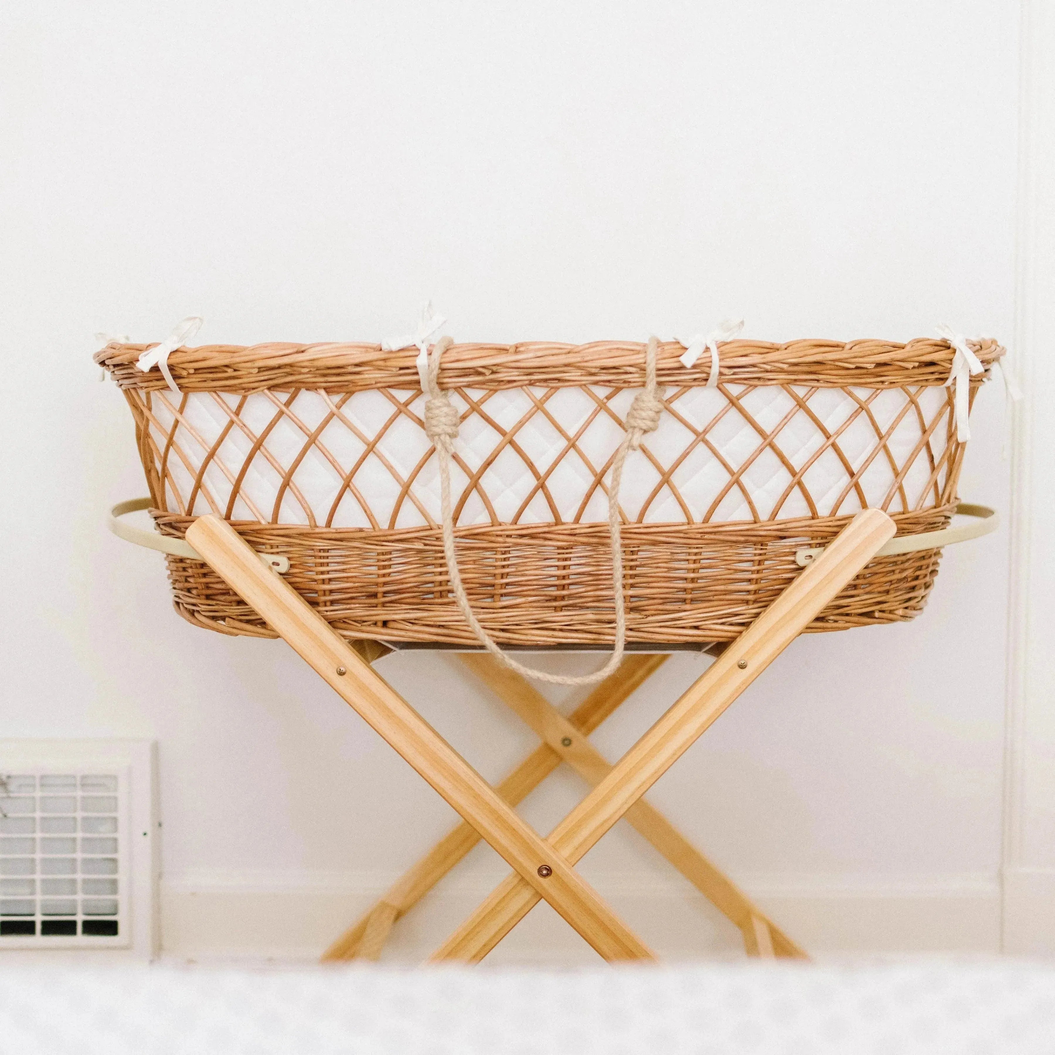 Stationary Bassinet Stand- Natural Pine