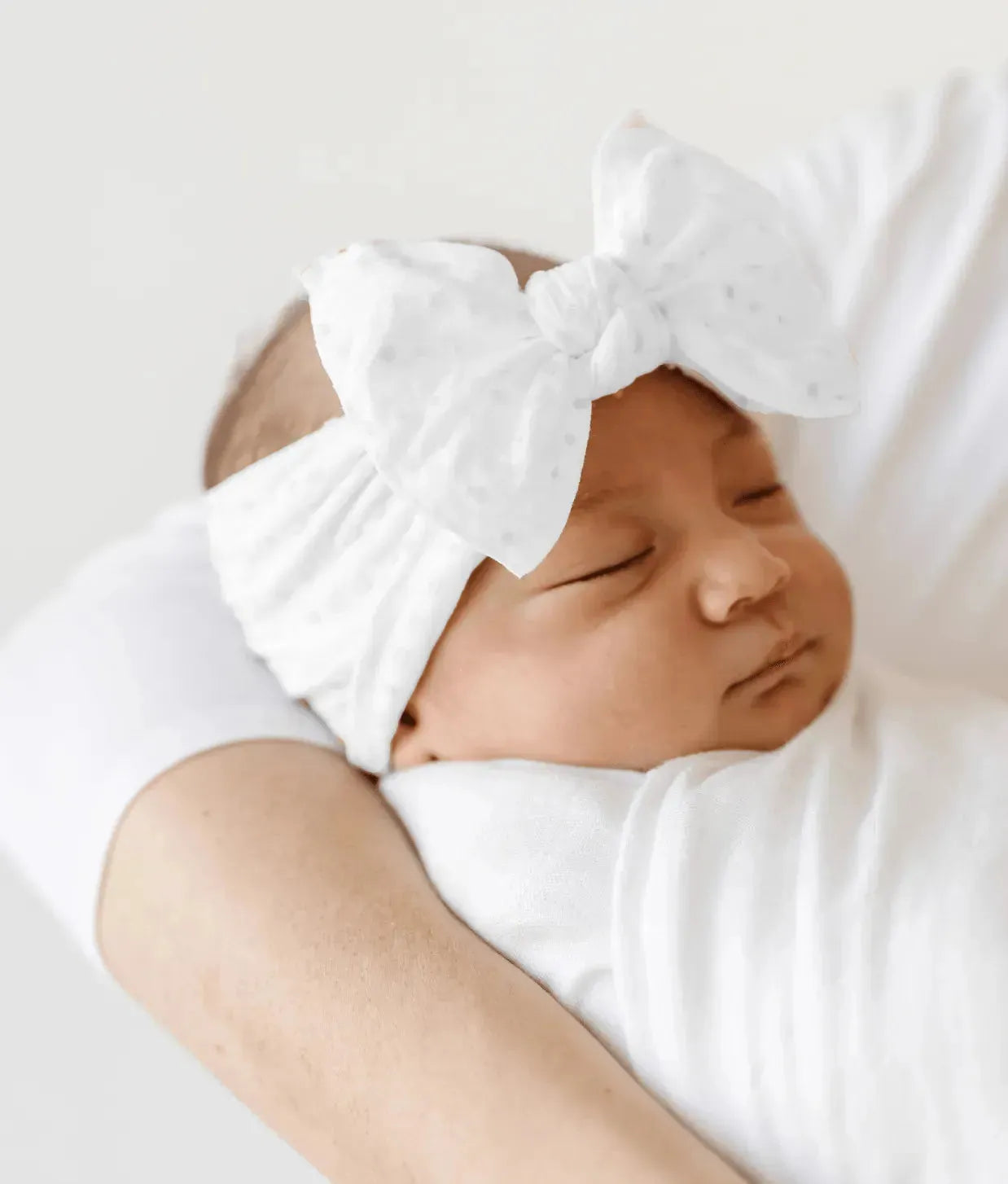 PATTERNED SHABBY KNOT: white dot