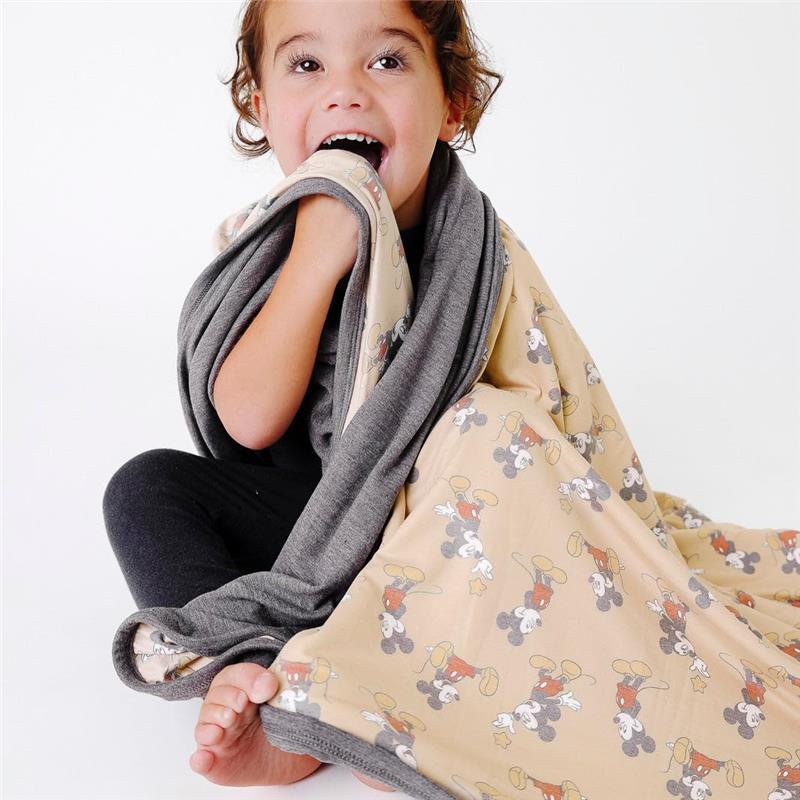 Copper Pearl - Disney Princess 3-Layer Stretchy Quilt Image 5