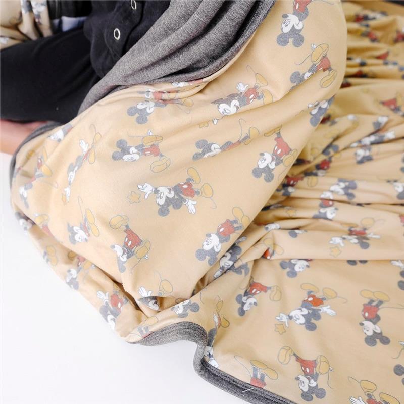 Copper Pearl - Disney Princess 3-Layer Stretchy Quilt Image 6