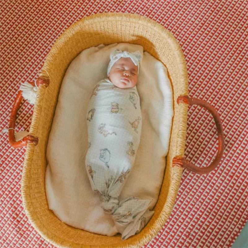 Copper Pearl - Winnie The Pooh & Friends Knit Blanket Single Image 2