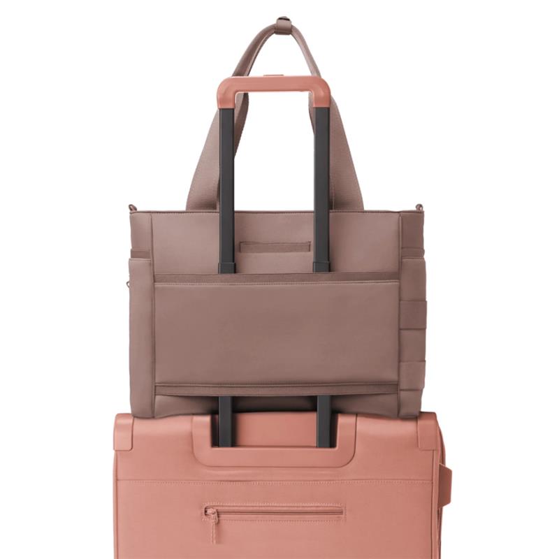 Dagner Dover - Wade Diaper Tote In Dune Image 7