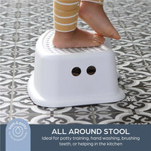 Dreambaby Step Stool - Grey Dots Image 2