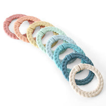 Itzy Ritzy - 8Pk Linking Ring Set Rainbow Image 2