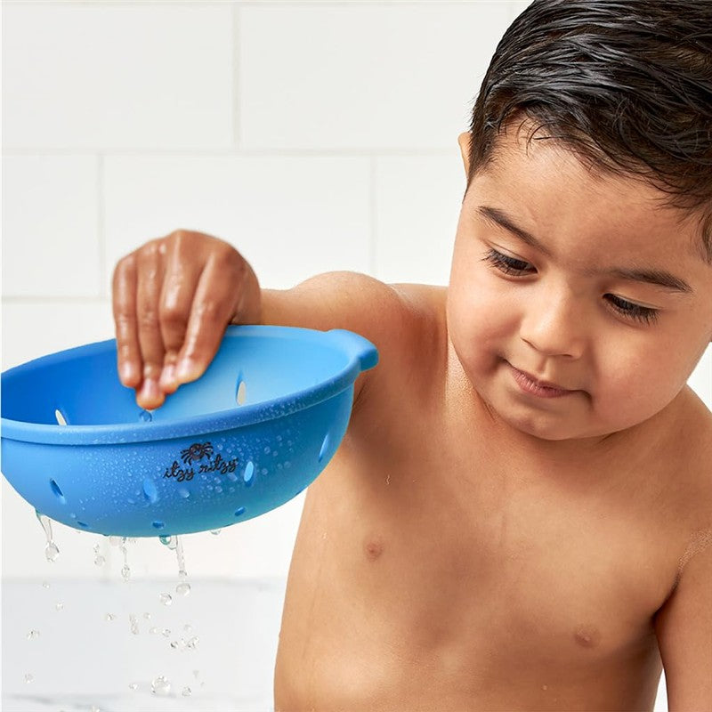 Itzy Ritzy Splash Pals™ Wash and Play Squirter Set - Pasta Image 3