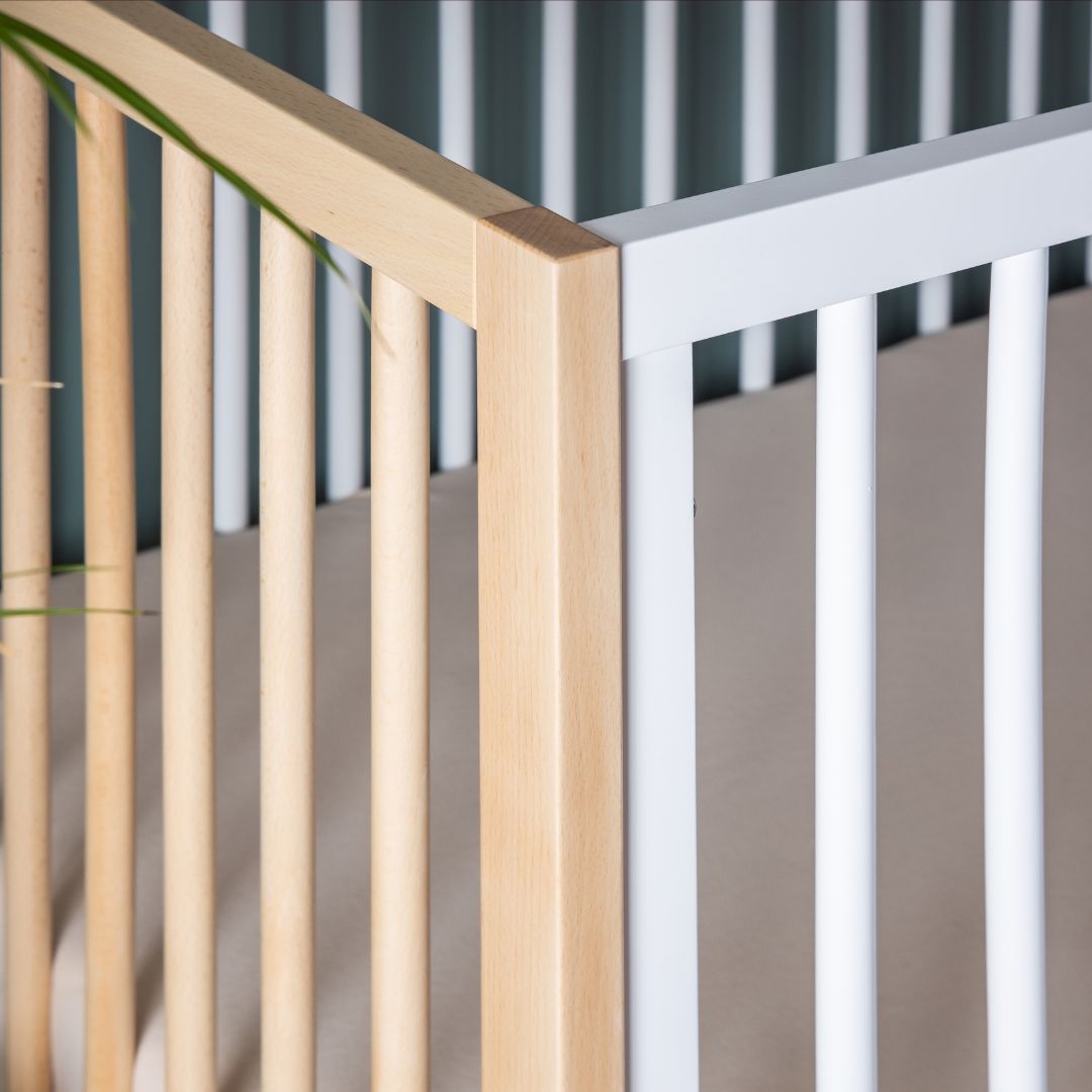 Jolly 3-in-1 Convertible Crib