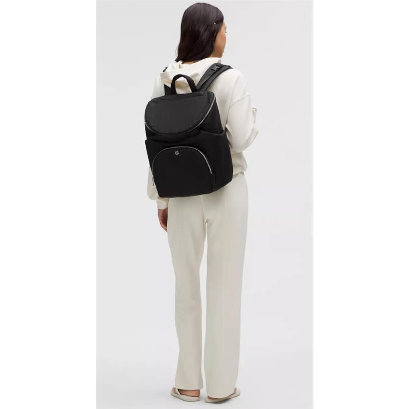 Lululemon - New Parent Backpack 17L - Black/Sheer Oak Lululemon - New Parent Backpack 17L - Black/Sheer Oak