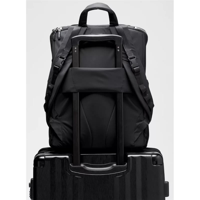Lululemon - New Parent Backpack 17L - Black/Sheer Oak Image 9