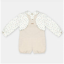 Martin Aranda shirt and overall set in woven fabric, featuring a patterned long-sleeve shirt and beige overall shorts.