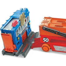 Mattel - Hot Wheels Mega Hauler with 6 Expandable Levels Image 2