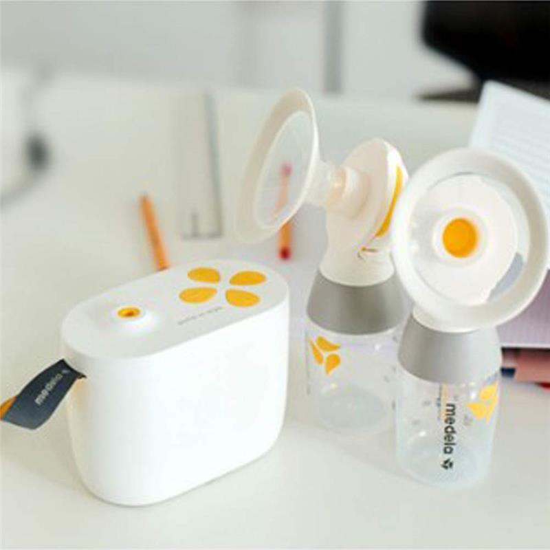 https://www.macrobaby.com/cdn/shop/files/medela-pump-in-style-with-maxflow-electric-breast-pump-closed-system-portable-breastpump_image_8.jpg?v=1702686909