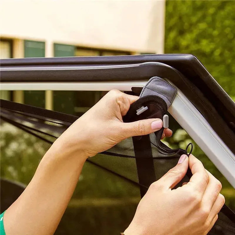 Munchkin - Magnetic Stretch-To-Fit Sun Shade Image 4