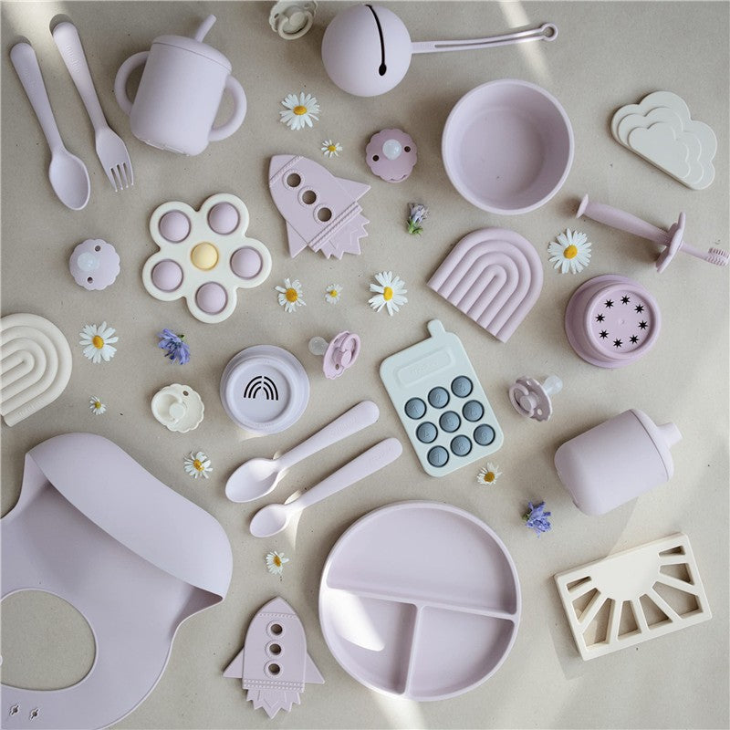 Mushie Silicone Sippy Cup - Soft Lilac Image 5