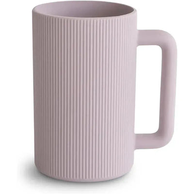 Mushie Bath Rinse Cup in Soft Lilac, featuring a ribbed design and sturdy handle for easy use during bath time.