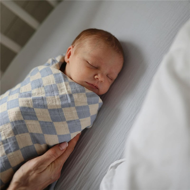 Mushie Organic Cotton Muslin Swaddle Blanket - Soft Mauve Image 4