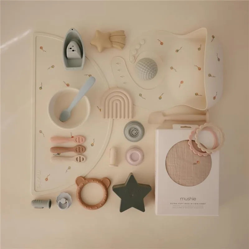 Mushie - Silicone Baby Bib, Kites Image 6