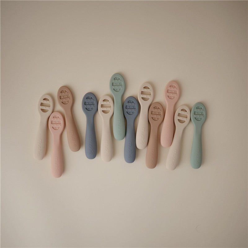 Mushie Silicone First Feeding Baby Spoons 2 Pack - Cambridge Blue & Shifting Sand Image 4