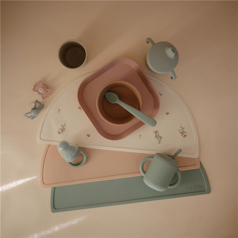 Mushie Silicone Square Plate Dinnerware Set 2 Pack - Blush Image 6
