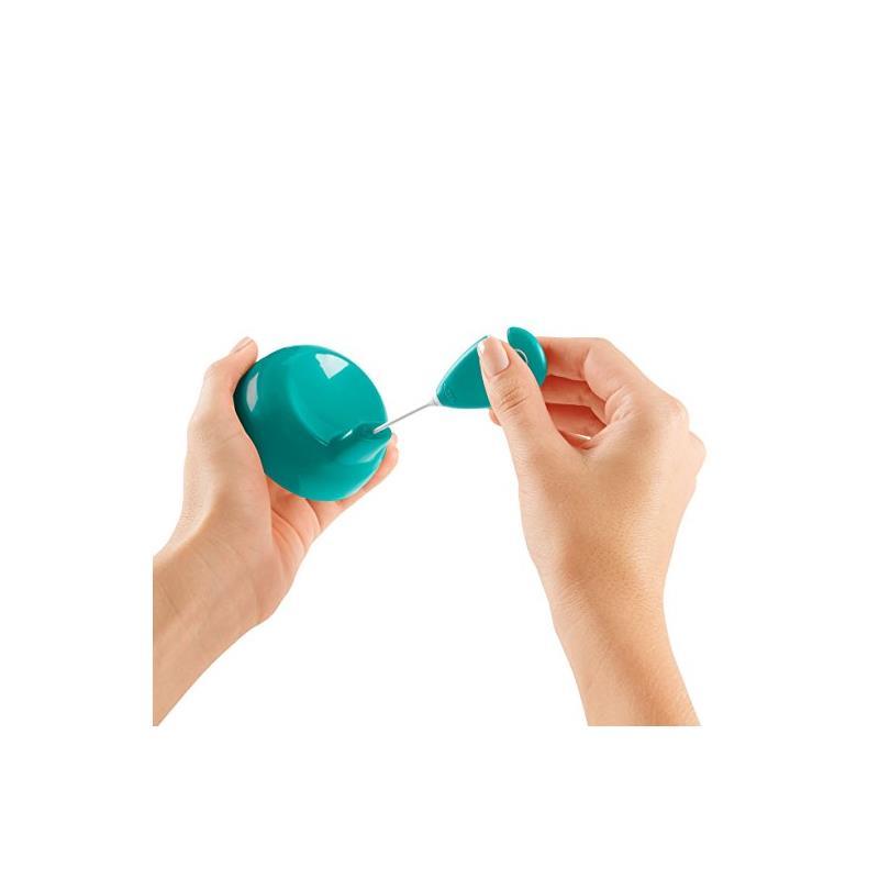 https://www.macrobaby.com/cdn/shop/files/oxo-tot-cleaning-set-for-straw-sippy-cups-teal_image_15.jpg?v=1692980271