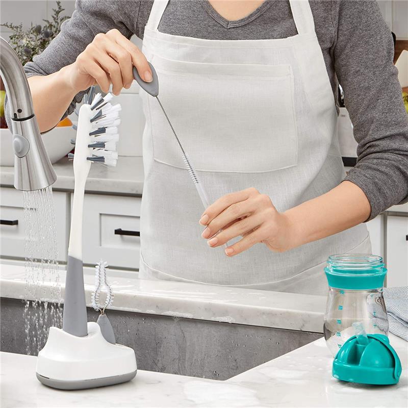 https://www.macrobaby.com/cdn/shop/files/oxo-tot-water-bottle-and-straw-cup-cleaning-set-brush-set_image_13.jpg?v=1702688217
