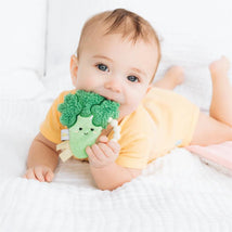 Pearhead - Broccoli Crinkle Baby Teether Image 2