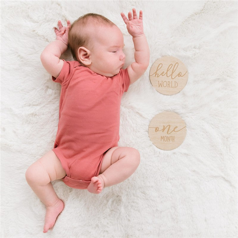 Pearhead Wooden Reversible Milestone Photo Prop Image 4