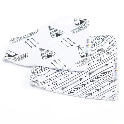 Bandana bibs featuring black arrow and teepee patterns on a white background, part of the Primo Passi 2-pack.