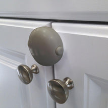 Qdos Adhesive Double Door Lock, Grey Image 3