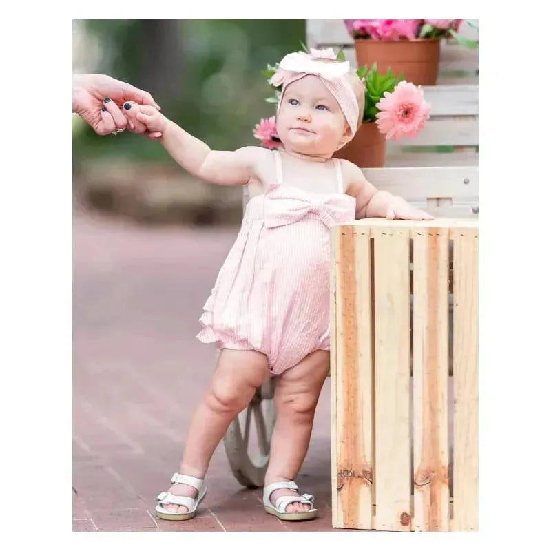 RuffleButts - Baby Girls Pink Seersucker Bow Front Woven Bubble Romper 6-12m RuffleButts - Baby Girls Pink Seersucker Bow Front Woven Bubble Romper 6-12m