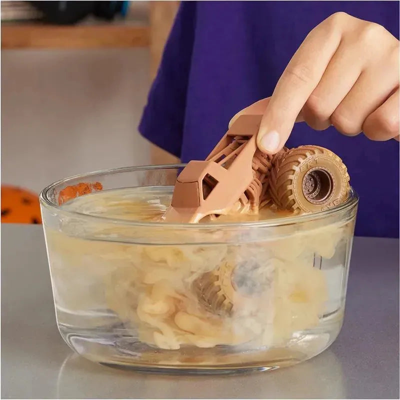 Spin Master - Monster Jam, Mystery Mudders, Official Die-Cast Monster Truck, Wash to Reveal, 1:64 Scale, Styles Will Vary Image 9