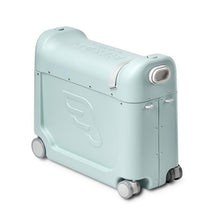 Stokke - Jetkids Bedbox 2.0 Ride-on Suitcase, Green Aurora Image 2