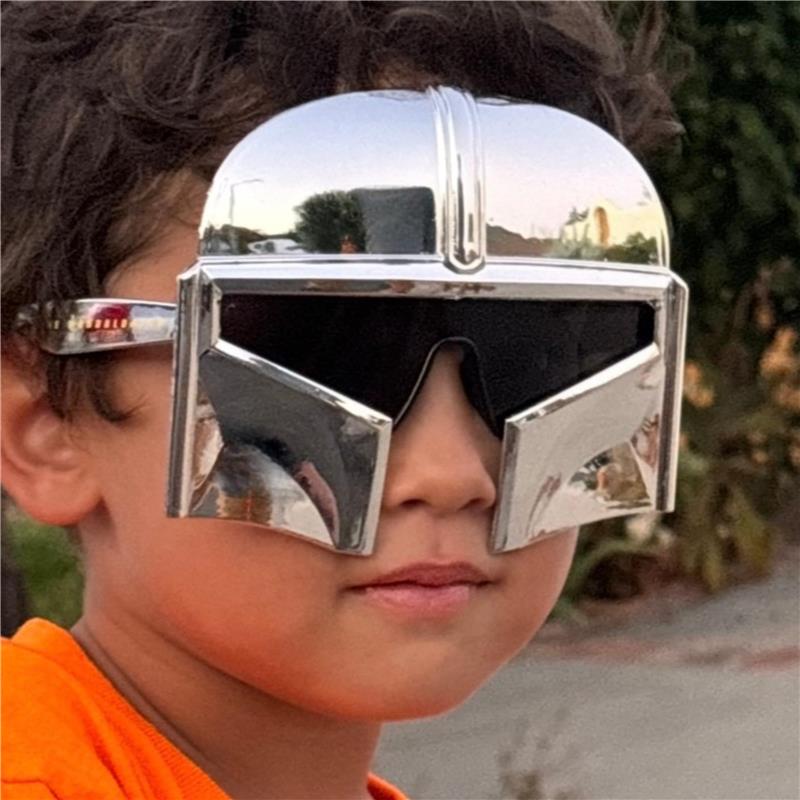 Sun-Staches Star Wars The Mandalorian Sunglasses Image 6