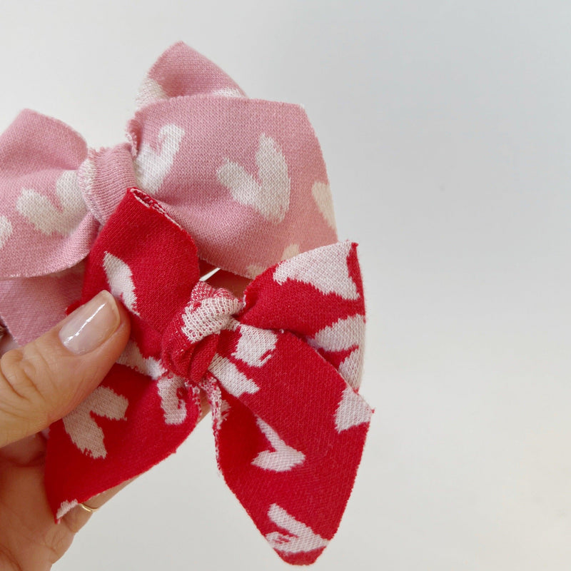 2PK BABY BLOOM CLIPS: knit cherry heart
