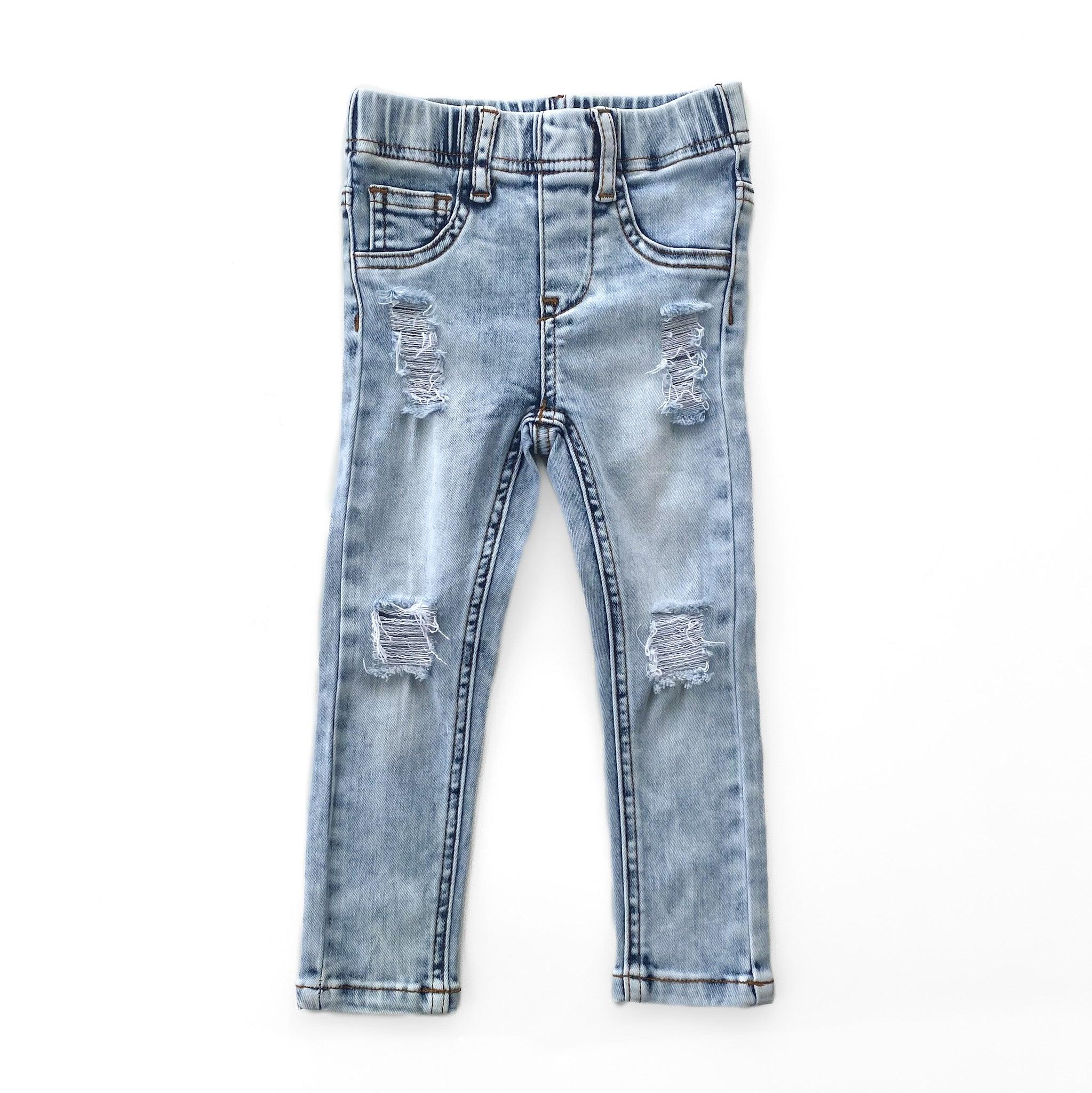 DISTRESSED JEANS - LIGHT WASH