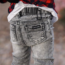 DISTRESSED JEANS - GREY WASH